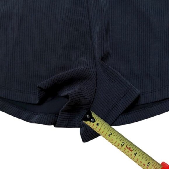 Lululemon Ribbed Softstreme High Rise Shorts 2" Size 6 - Picture 6 of 6